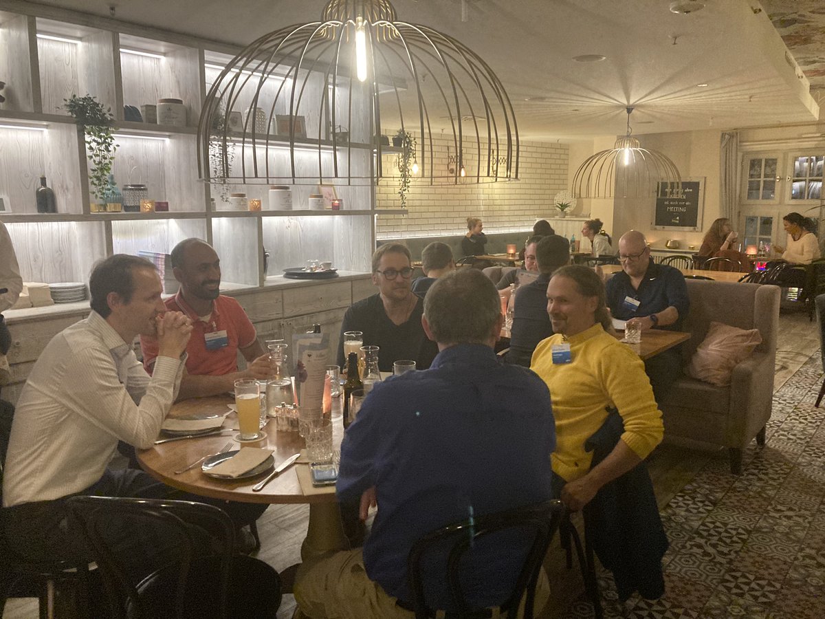 BASTAcon's tweet photo. Wir freuen uns über den regen Austausch, das gemeinsame Networking und natürlich das tolle Essen bei der #bastacon Welcome-Reception. #speakerdinner https://t.co/nJaXbfVtxH