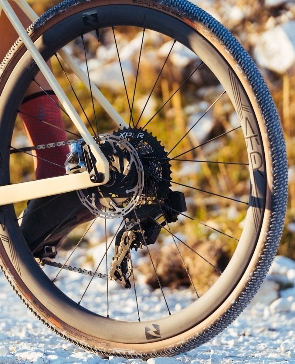 Efficiency comes not only in the form of aero design and lightweight construction but also by including hubs that incorporate sophisticated technologies to reduce rolling resistance and increasing power transfer into forward movement. Waste less energy, keep the adventure going.