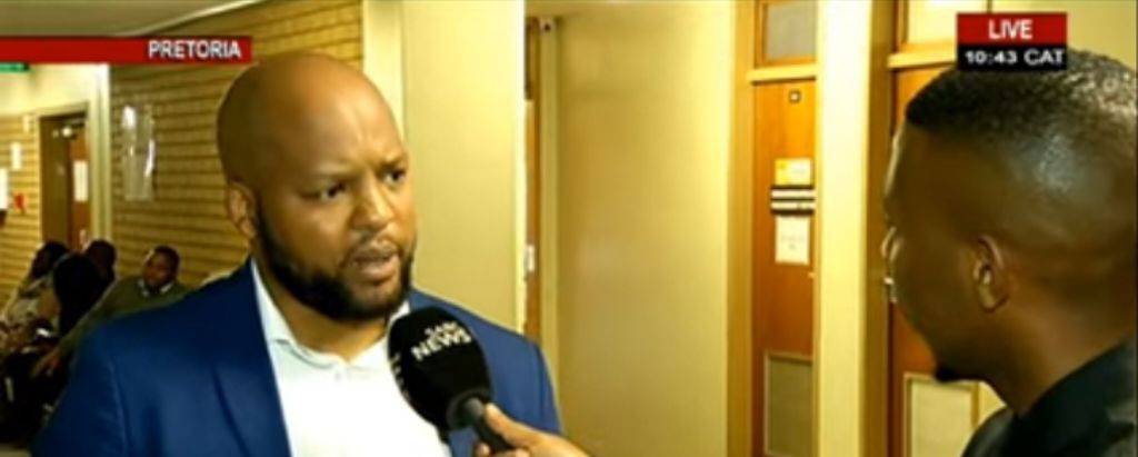 Gentlements's tweet photo. 💥Breaking News💥Public protector office spokesperson Oupa Segale called it quits. Segale was a spokesperson, communication manager for more than 10 years, he has resigned. https://t.co/wv5GcCheNt