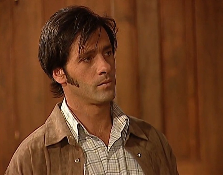 PasdeGavilanes's tweet photo. #PasiónDeGavilanes #GavilanesNova #PDG96 Doña Gabriela no está dispuesta a seguir tolerando el comportamiento de Fernando. https://t.co/ay4NaMBe5f