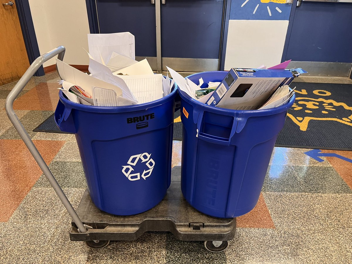 BMESBobcats's tweet photo. First day of collections for our 4th grade mixed paper recycling program!  Thanks to @BMESBobcatsPTO for the transport.  #oneBME @CvilleSchools https://t.co/AhBpDWtURL