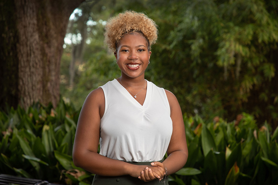 FSUCriminology's tweet photo. FSU STUDENT STAR: KAELA BRAXTON

With a devotion to student leadership, #Criminology major Kaela Braxton challenges fellow students to pursue passions, explore professional interests &amp; succeed in class &amp; beyond.  #CriminalJustice #FSU
Click Link for More: https://t.co/QgmidMq9yH https://t.co/jNhuArSZkT