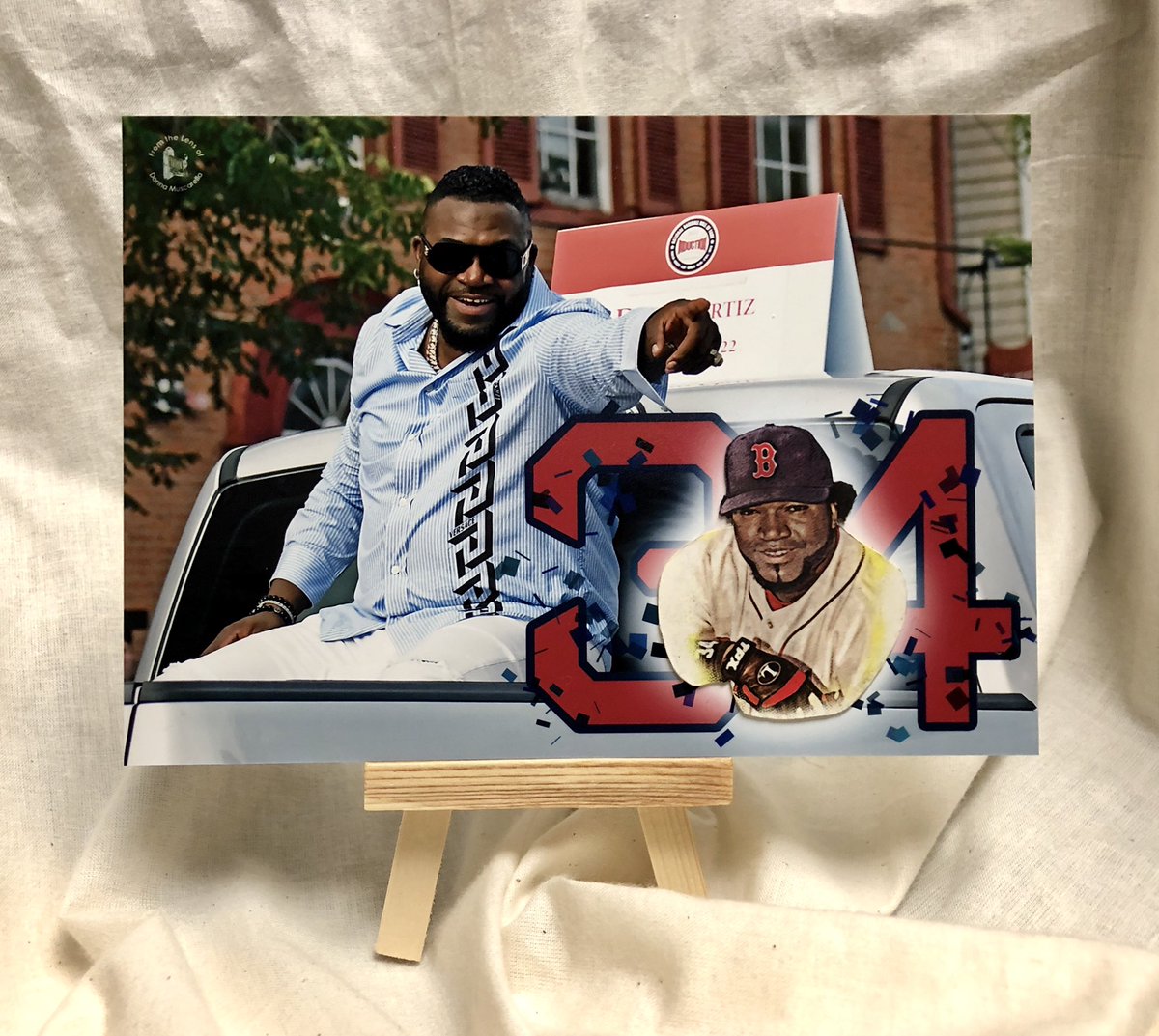 TheLensOfDonnaM's tweet photo. Here’s another piece of my mixed media artwork available at Swing for the Fences on #MainStreet in #Cooperstown.
The photo of #BigPapi featured in the piece was captured during the #ParadeofLegends on #HallofFame #InductionWeekend 2022.
What may I create for you?
#CardArt https://t.co/2x0hOsJ3Jb