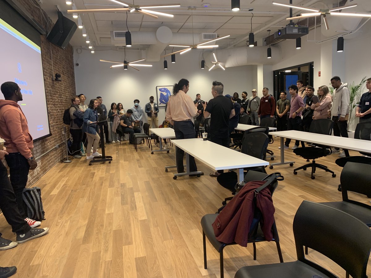Two meetups. One weekend. Lots of learning.

Treadwell Park, 301 South End w/ some NYC @Moneyvesting members: Fundamental, Technical Analysis, Macro Economics, Stocks & Options; 👍

At BrainStation w/ @nyccodecoffee meeting dev & making new friends. 👍