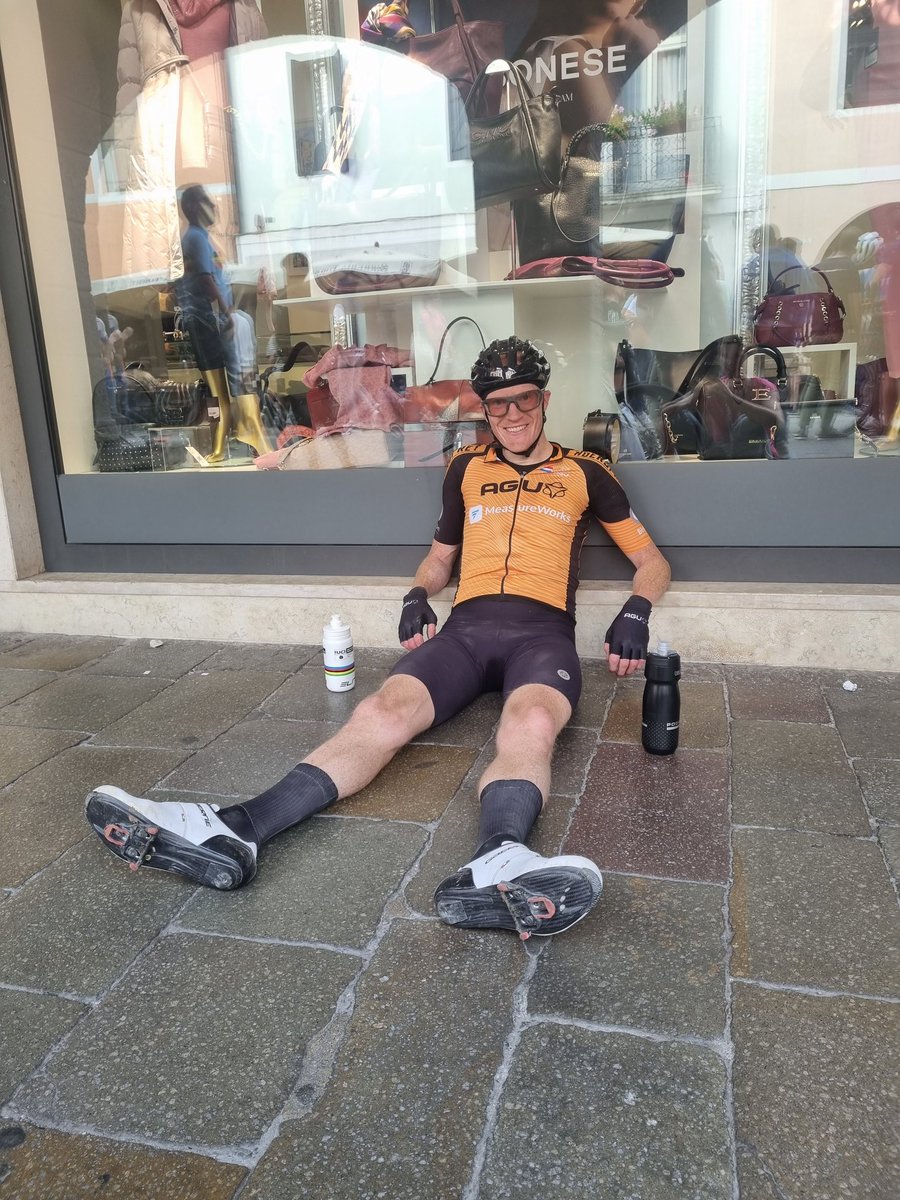 The day after het WK Gravel. Na een zware koers voor mij, ben ik als 43e geëindigd in mijn categorie (leeftijd 19-34). Erg trots dat ik dit heb mogen meemaken en dat mijn sponsors dit mede mogelijk hebben gemaakt! #AGU #Koerspret #MeasureWorks #BlueOn