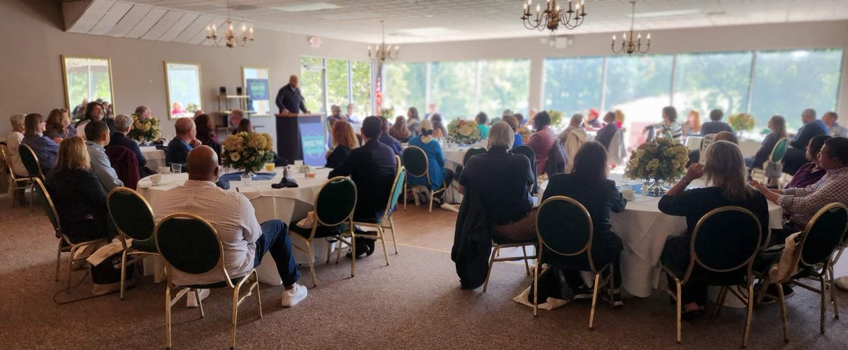 talexander_NJ02's tweet photo. We had a great breakfast gathering with the NJDSC. It was a pleasure to talk with State Democratic Chair Leroy Jones and all of our local community leaders.
#vote #timalexander https://t.co/kiUPSPGz6d