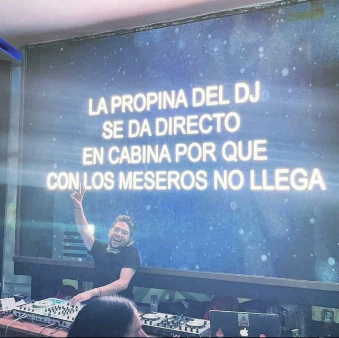 Frases_para_DJ's tweet photo. Yo hubiera sido Rico si me llegaran todas las propinas que me mandan https://t.co/70m1t5LJ5J