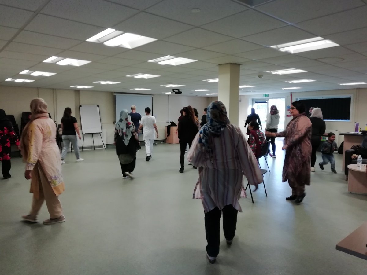 BameConnect's tweet photo. Get Fit & Connect : #WorldMentalHealthDay Keep fit with @ABLHealth @kidella @GMSAW2021 @OldhamCouncil excersing is a great way to #boostyourmood #connect #feelgood #LessIsolated #improvementalhealth #KeepMoving https://t.co/ayx0DMB9Mm
