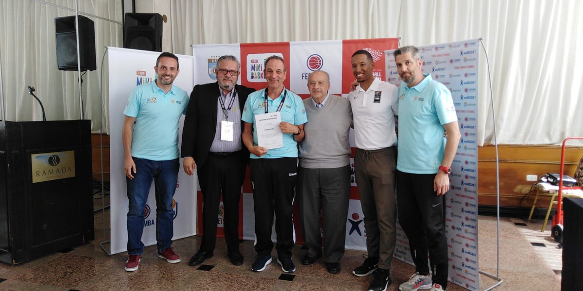 En el marco de la Convención del Mini Básquet de las Américas,se reunieron en Buenos Aires delegados/as de las distintas Federaciones Nacionales junto a la Fundación FIBA. Por Uruguay participó el Prof. Enrique Parrella Director del <a href="/CIMiniBasquetUy/">Consejo Integral del Minibasquetbol 🇺🇾</a>  ACADEMIA y <a href="/EneFubb/">ENE FUBB</a>  <a href="/fubbuy/">FUBB - Selección Uruguaya</a>