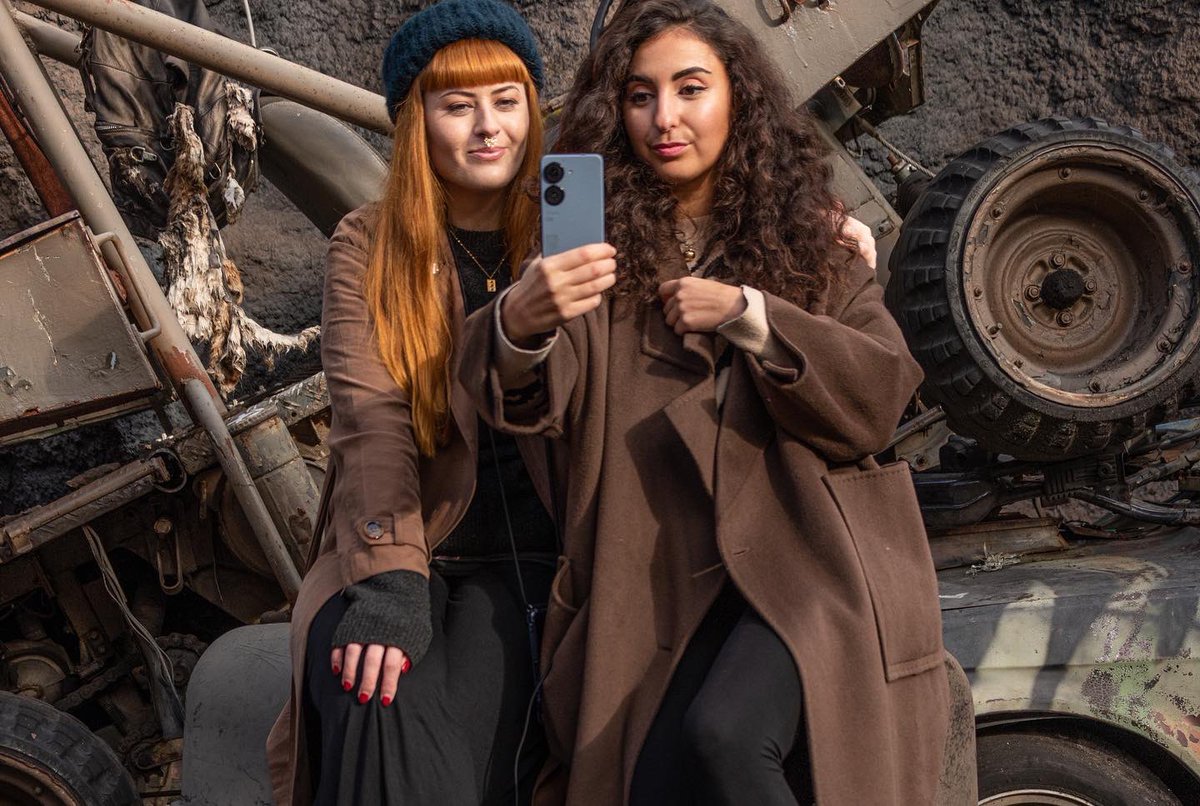 // Anzeige// Wie lässt sich eine verwacklungssichere Kamera am besten testen? Richtig, mit viel Action. Wir waren gemeinsam mit ASUS und 8 Influencer:innen im Filmpark Babelsberg und haben das neue Zenfone 9 unter die Lupe genommen. 
________
Copyright: Zerina Kaps für ASUS
#Asus