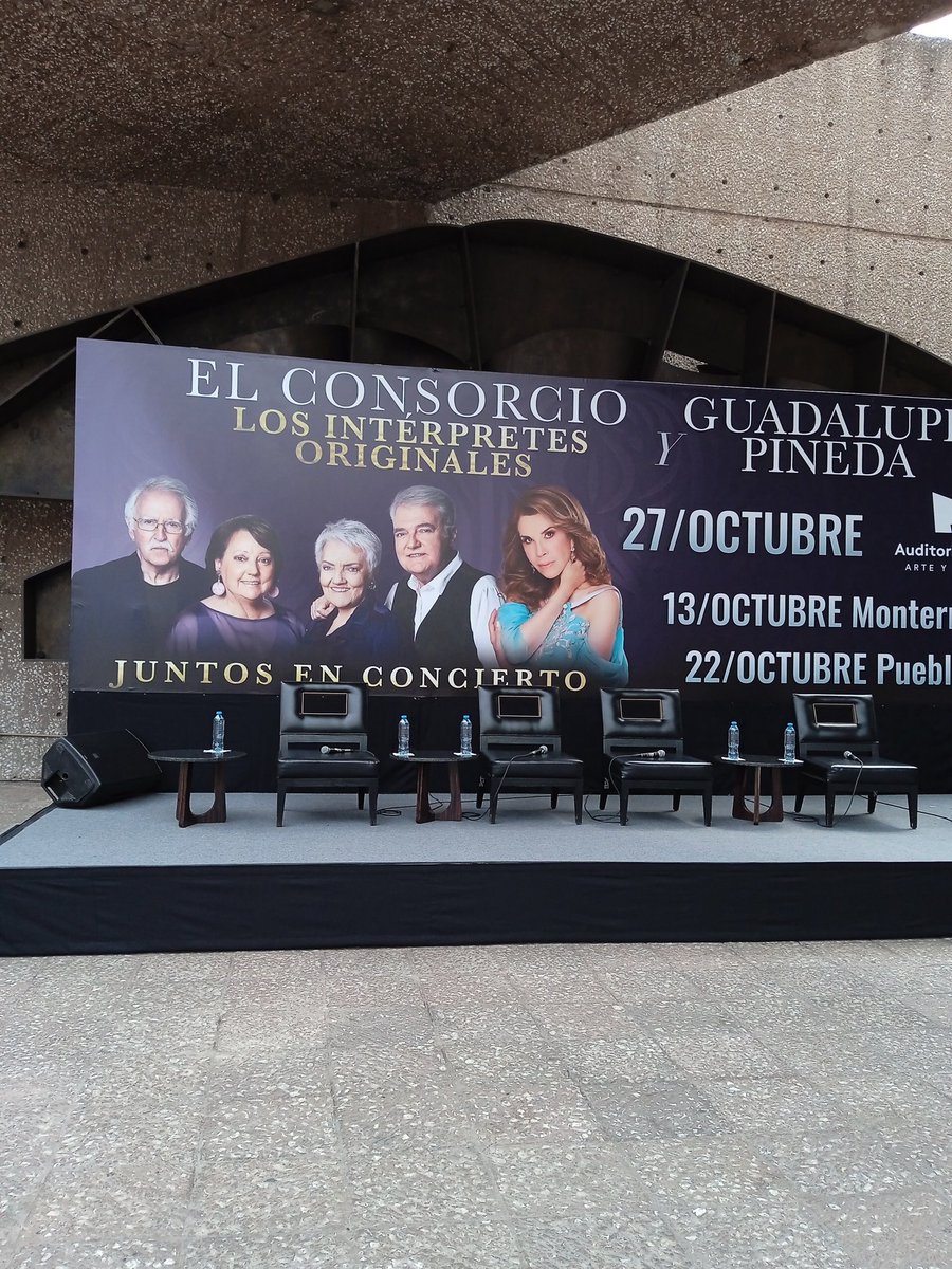 viveycomenta's tweet photo. Esperando inicie la conferencia de prensa #ElConsorcioyGuadalupePineda en #AuditorioNacional https://t.co/wuN4W4kiF8