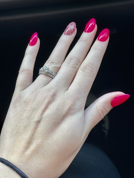 New nails 💅Bright and Sparkly 😊 https://t.co/Y6pcUbN2Ts