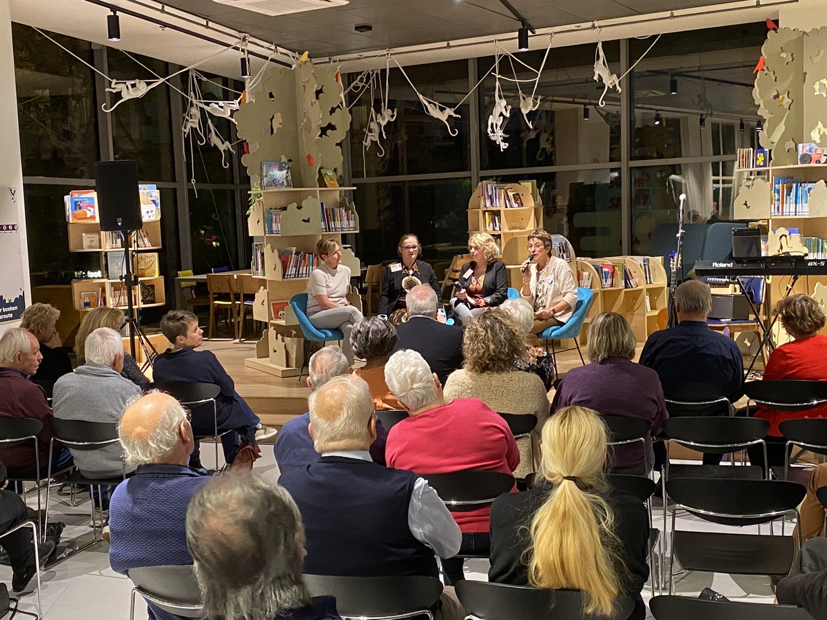 bvdlende's tweet photo. Tijdens het eerste Alzheimercafe in de Bibliotheek in Delft nam Joop Vonk afscheid als coördinator. Hij wordt opgevolgd door Angela van der Linden https://t.co/6W5OPuCIPL