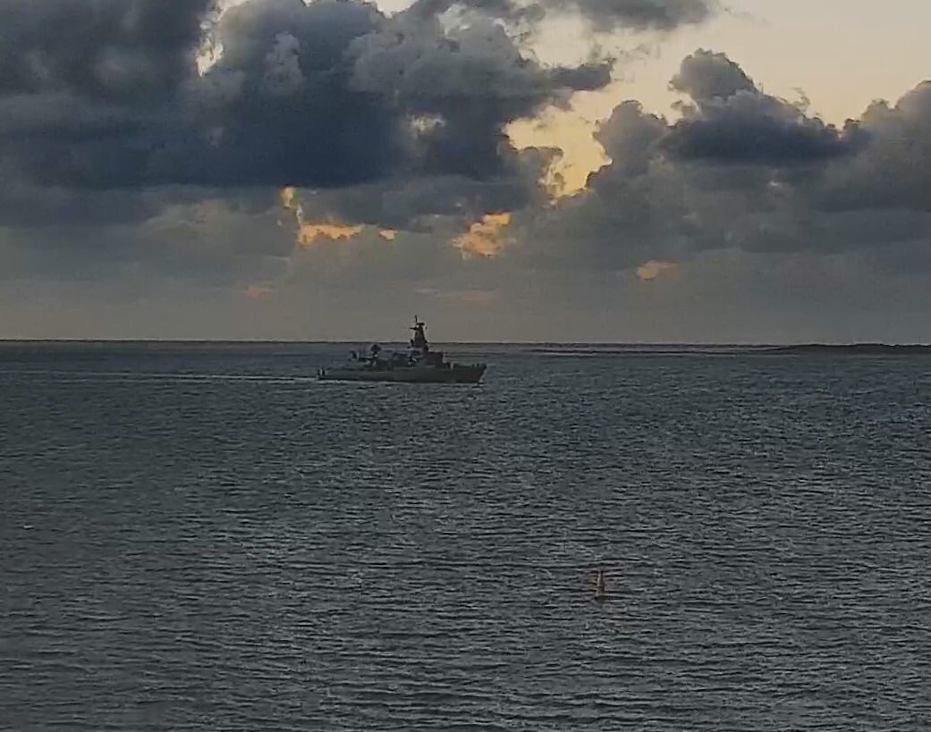 WarshipCam's tweet photo. Portuguese Navy Karel Doorman-class frigate NRP Dom Francisco de Almeida (F334) off of Den Helder, Netherlands - October 10, 2022 #f334 #nrpdomfranciscodealmeida https://t.co/shZCe3776w