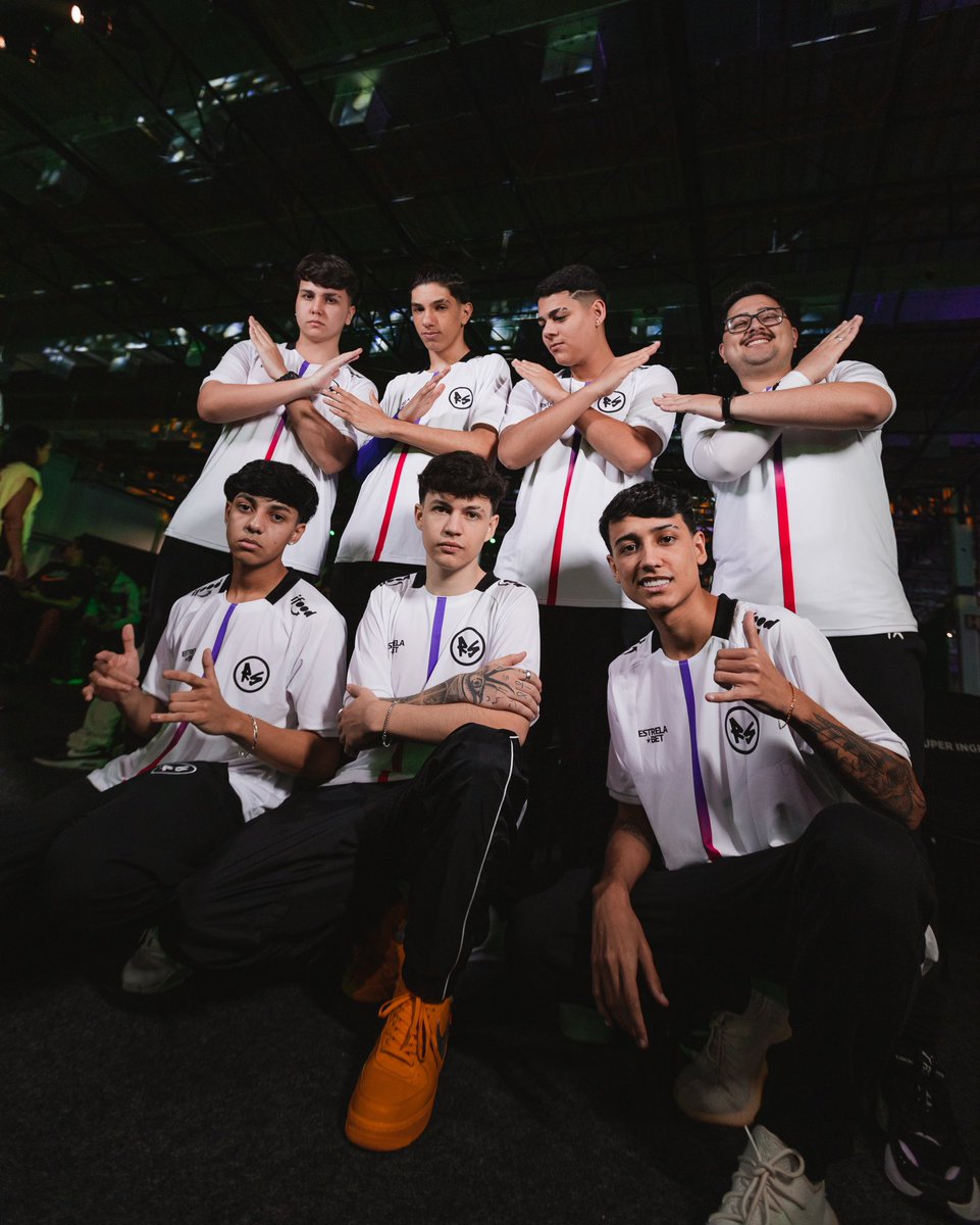 fluxo_fut7's tweet photo. HOJE A #CPNARENA VAI PEGAR FOGO! 🔥

Por aqui a sensi já ta no jeito e estamos prontos pra estreia! Quem vem? 😎 #GoCrias 

🆚 @dollarsgg 
📺 https://t.co/OHGwPg6GaU https://t.co/s5yVrFbGrM