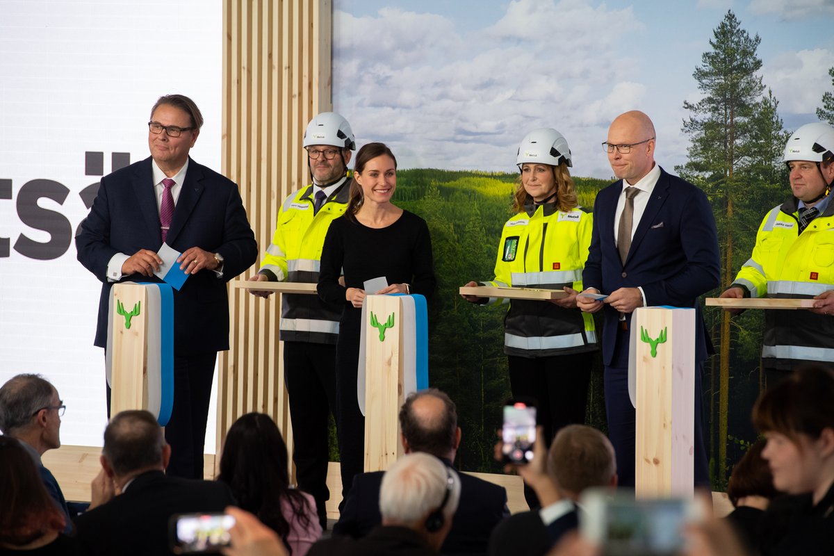 Our new Rauma pine sawmill was inaugurated today by Finland's Prime Minister @MarinSanna with @Ihamala, Metsä Group’s President and CEO, and @LinnarantaJussi, Chair of the Board of Directors of Metsäliitto Cooperative. Read more at metsagroup.com/metsafibre/new…