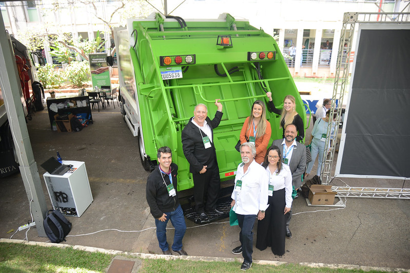 Resíduos que se transformam em arte e renda. Leia sobre a feira em: bit.ly/3VfnqSK 

#Economiacriativa #feira #resíduos #Soluções #limpeza #urbana #sindicatos #CITSENAI #SENAI #inovação #tecnologia