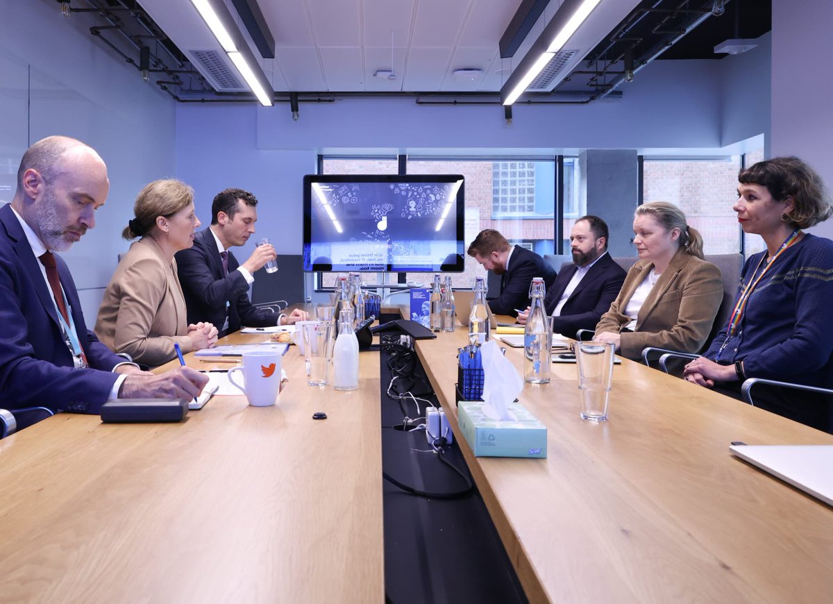 Good meeting with @smcs. Fruitful discussion with @Twitter on how to act on #CodeOfPractice on #Disinformation and to take steps to curb the spread of 🇷🇺 war propaganda and harmful disinformation, including closing of accounts, demotion and cooperation with fact-checkers.
