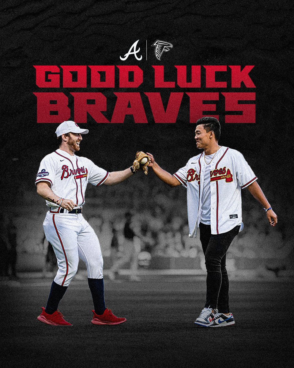 AtlantaFalcons's tweet photo. The Champs are #Back2Battle! Good luck @Braves!

#ForTheA || #DirtyBirds https://t.co/49h3lFvpsW