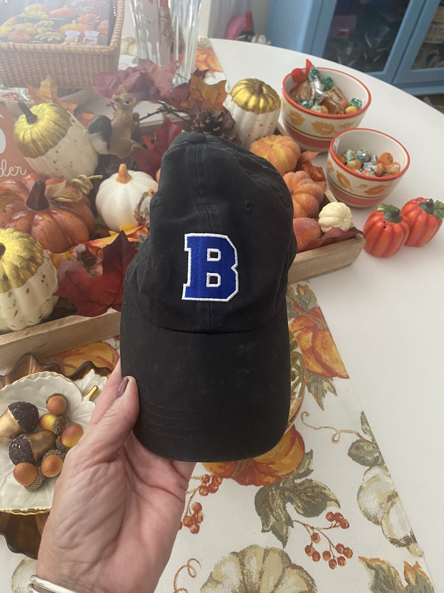 eileencsullivan's tweet photo. @BronxvilleFH @sports_broncos Go Broncos! Wearing this! https://t.co/uY3FadSzc5