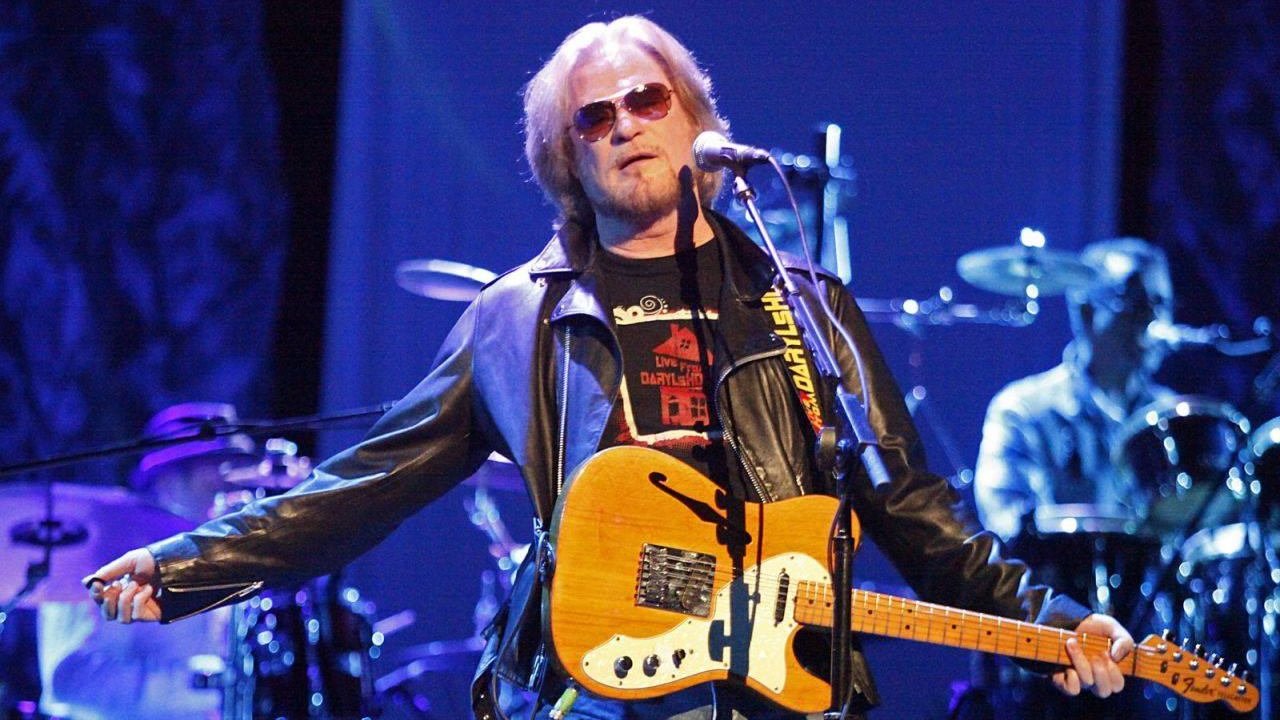 Happy birthday DARYL HALL!
(October 11, 1946) 