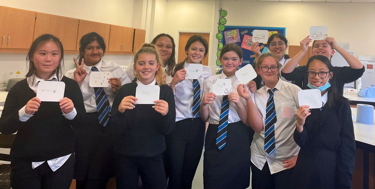 BishopbriggsFCS's tweet photo. The Good Food Club Group 2 were lucky enough to turn @bishype Mr McQuade’s fresh pears into a Spiced Pear Crumble! 🍐 Thank you again for the donation 🤗 #eatseasonal #autumnrecipes https://t.co/m2ki5DPxjg