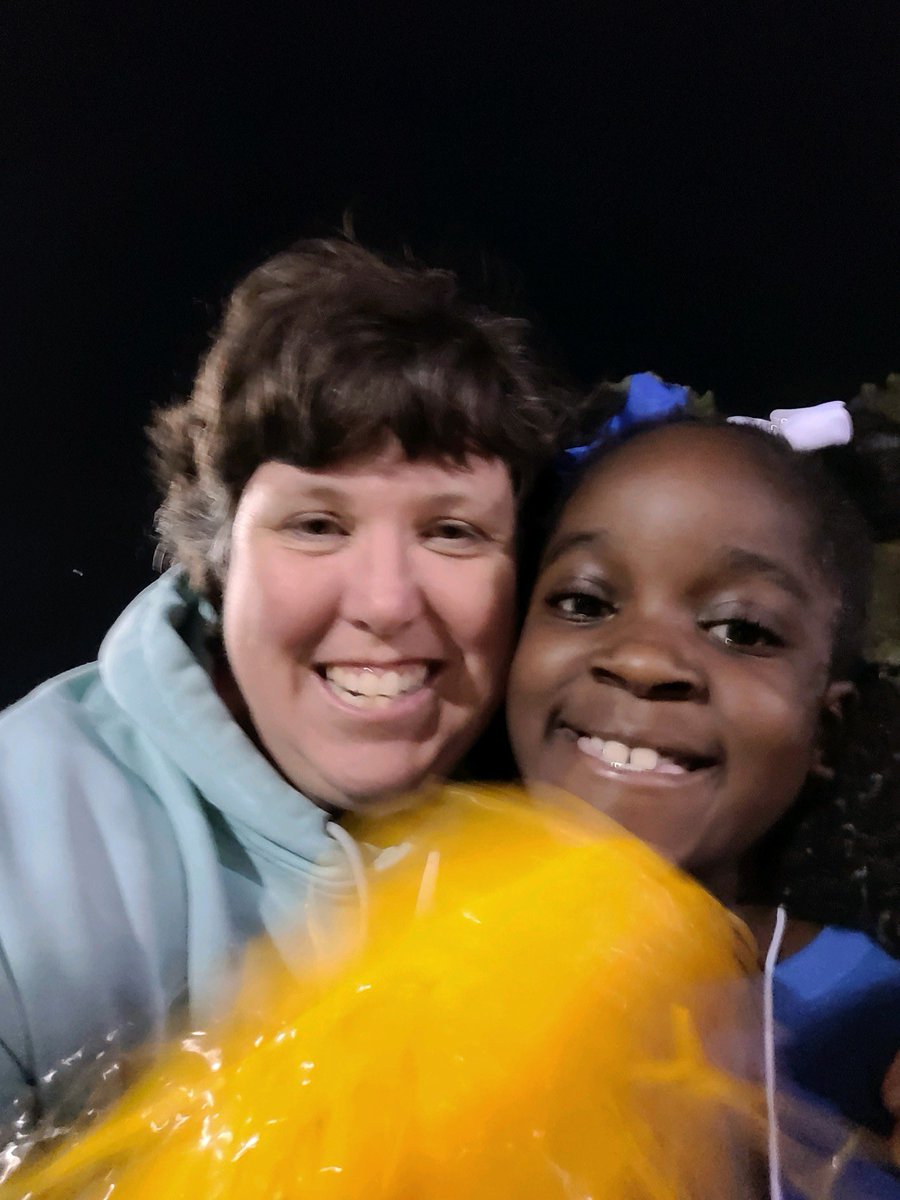 RBWTinyTigers's tweet image. A few of our Tiny Tigers had so much fun at the @OscarSmithHigh homecoming game Friday night!