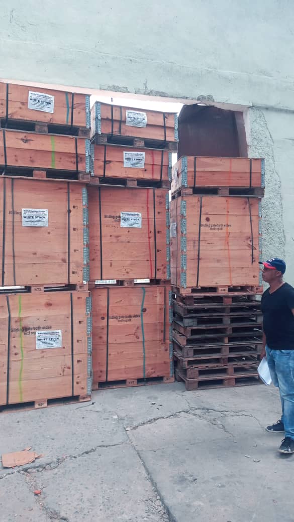 La <a href="/EmpaPinar/">EMPA Pinar del Rio</a> recibe pallets gestionados por el PMA; una contribución para los almacenes mayoristas de la provincia. 
#FuerzaPinar #ComercioCuba 
<a href="/PresidenciaCuba/">Presidencia Cuba 🇨🇺</a> <a href="/MMarreroCruz/">Manuel Marrero Cruz</a> <a href="/JorgeLuisTapiaF/">Jorge Luis Tapia Fonseca</a>