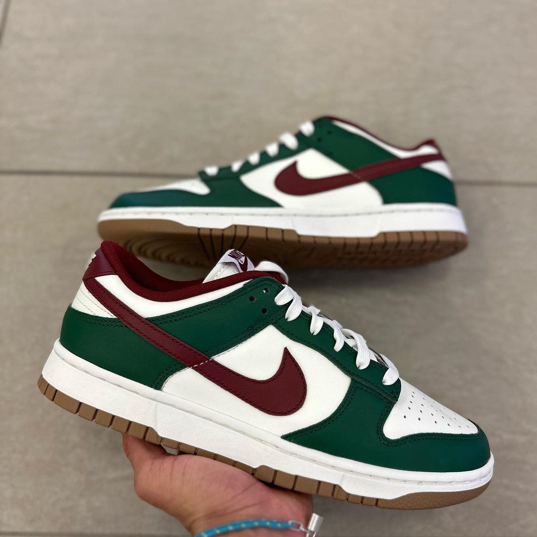 Dunk Low Gorge Green Team Red