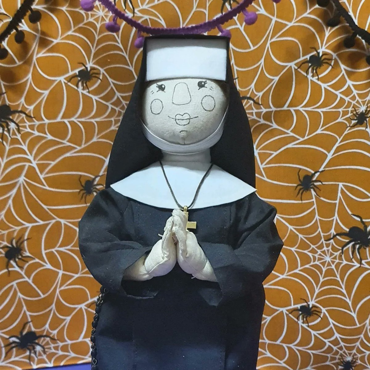 ZiggyCraftCabin's tweet photo. Guest 2 has arrived at the #HalloweenSpooktacular, its #ParkRangerJenny!
She's praying that the voters are Holy behind her to win the #GoldenPumpkin award. Hopefully it's not a total #hailmary!
#halloweenparty #halloweencostume #costume #nunshavingfun #sisteract https://t.co/9B8Wprc5IO