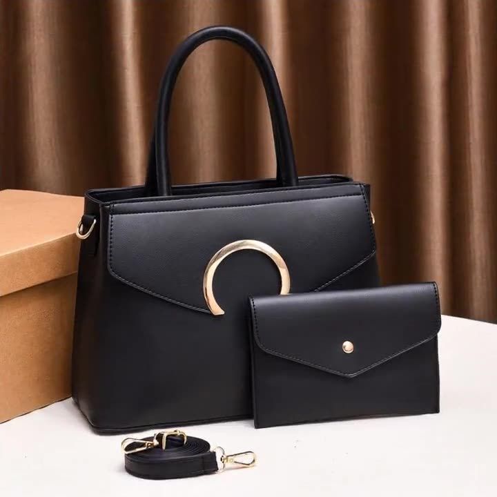 eaccargo2's tweet photo. Pure handbag
Price 19500
#allcoloursavailable❤️💛💚💙💜
#placeyourodernow👇
#0674194141 https://t.co/Clq9qrzK4o