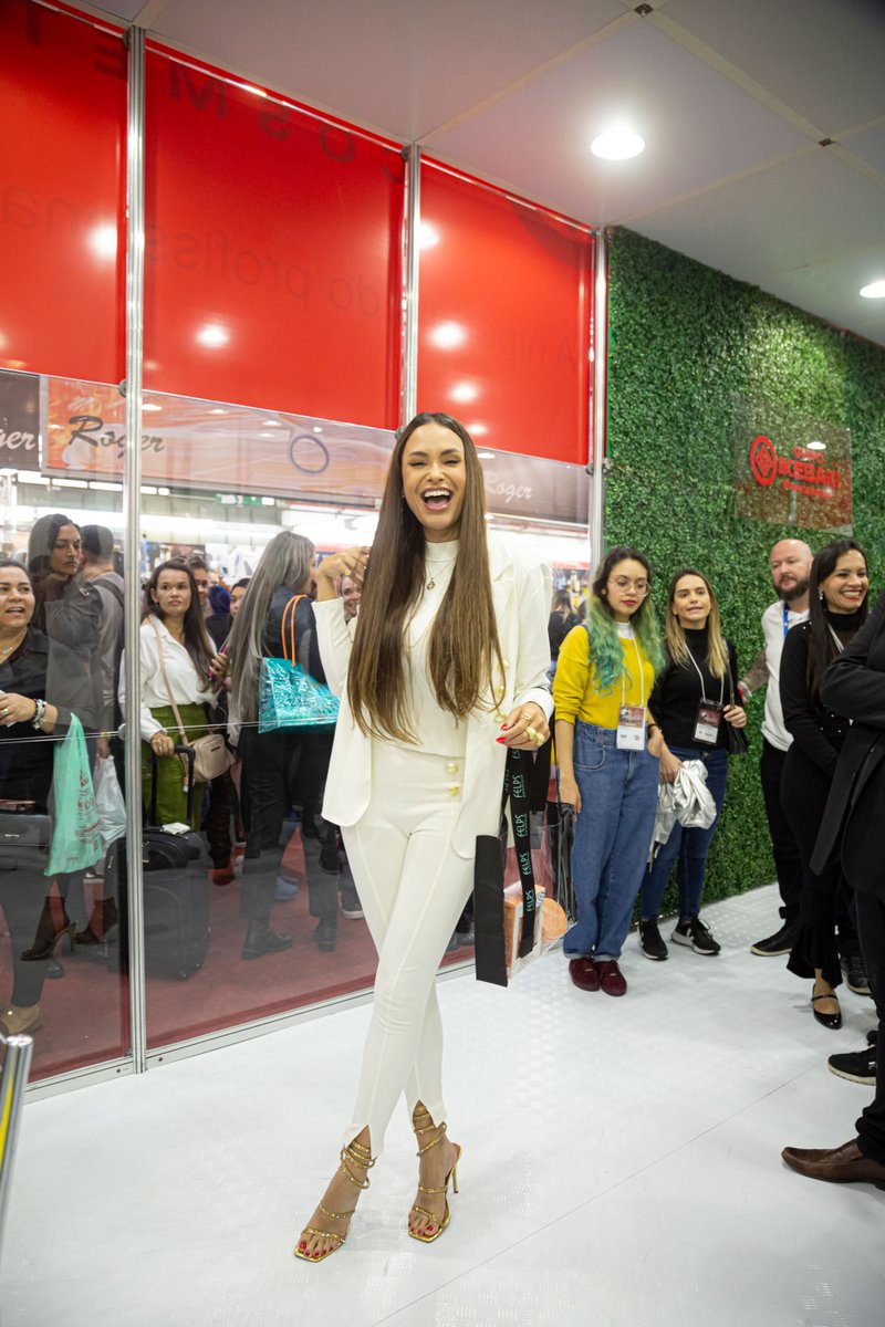 UsaFelps's tweet photo. Our beautiful abassador @ssarahandrade was present at the Beauty Fair 2022.β Thanks for always being inspiring. We had a fantastic time! π₯π―β π€
β
β #felpsusa #felpspro #felpsprofessional #beautyfair #hairtreatment #sarahanrade https://t.co/CS82y7ZVfq