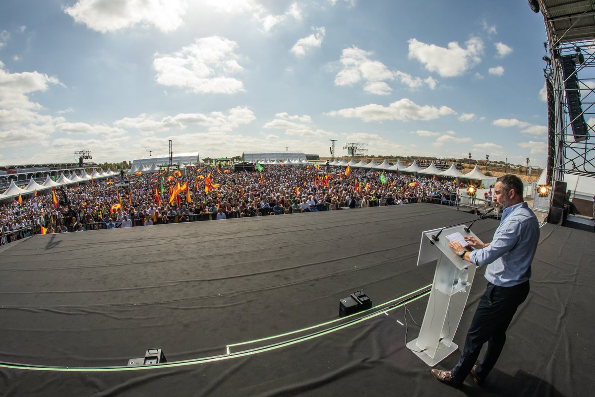 Gracias por vuestro gran respaldo en #VIVA22 durante la presentacion de #EspañaDecide, un proyecto que pretende devolver a los españoles el derecho a decidir sobre su futuro 🇪🇦