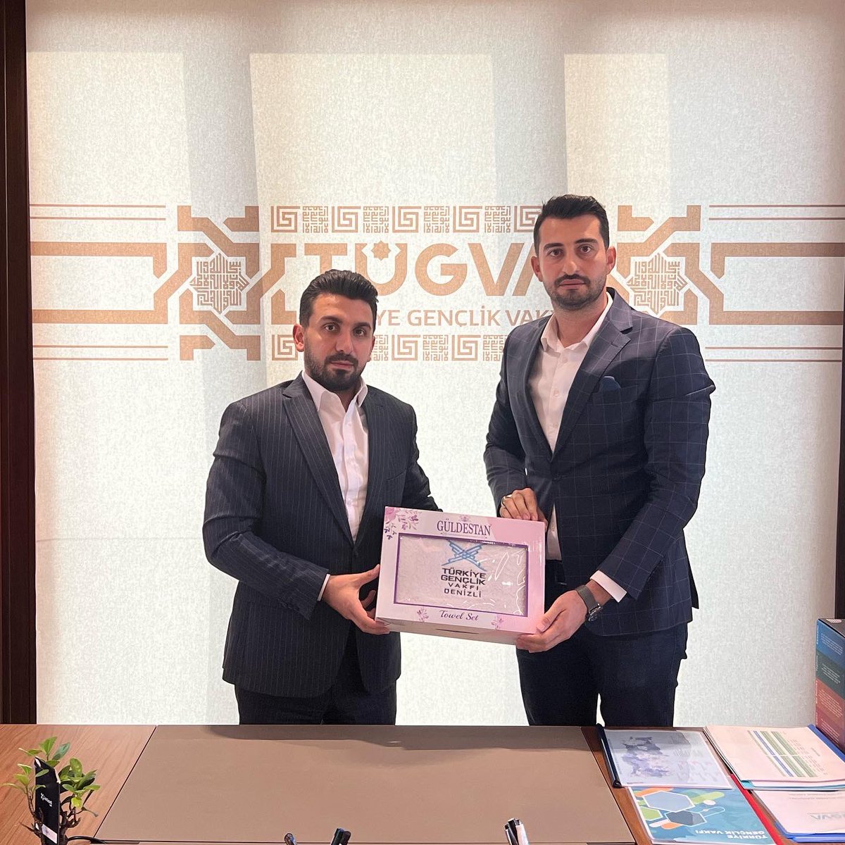 Genel Başkanımız Sn. İbrahim Beşince’ye hayırlı olsun ziyaretinde bulunduk. Rabbim yapacağı hizmetlerde yar ve yardımcısı olsun. <a href="/tugvaTR/">TürkiyeGençlikVakfı</a> <a href="/ibrahim_besinci/">İbrahim Beşinci</a>