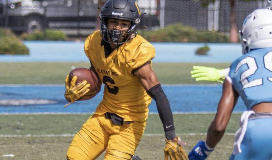 STUD🚨: @dame_moun3 JUCO WR 6'0 180. C/O 2023. DEC GRAD. @ChabotFootball HL hudl.com/video/3/101026…