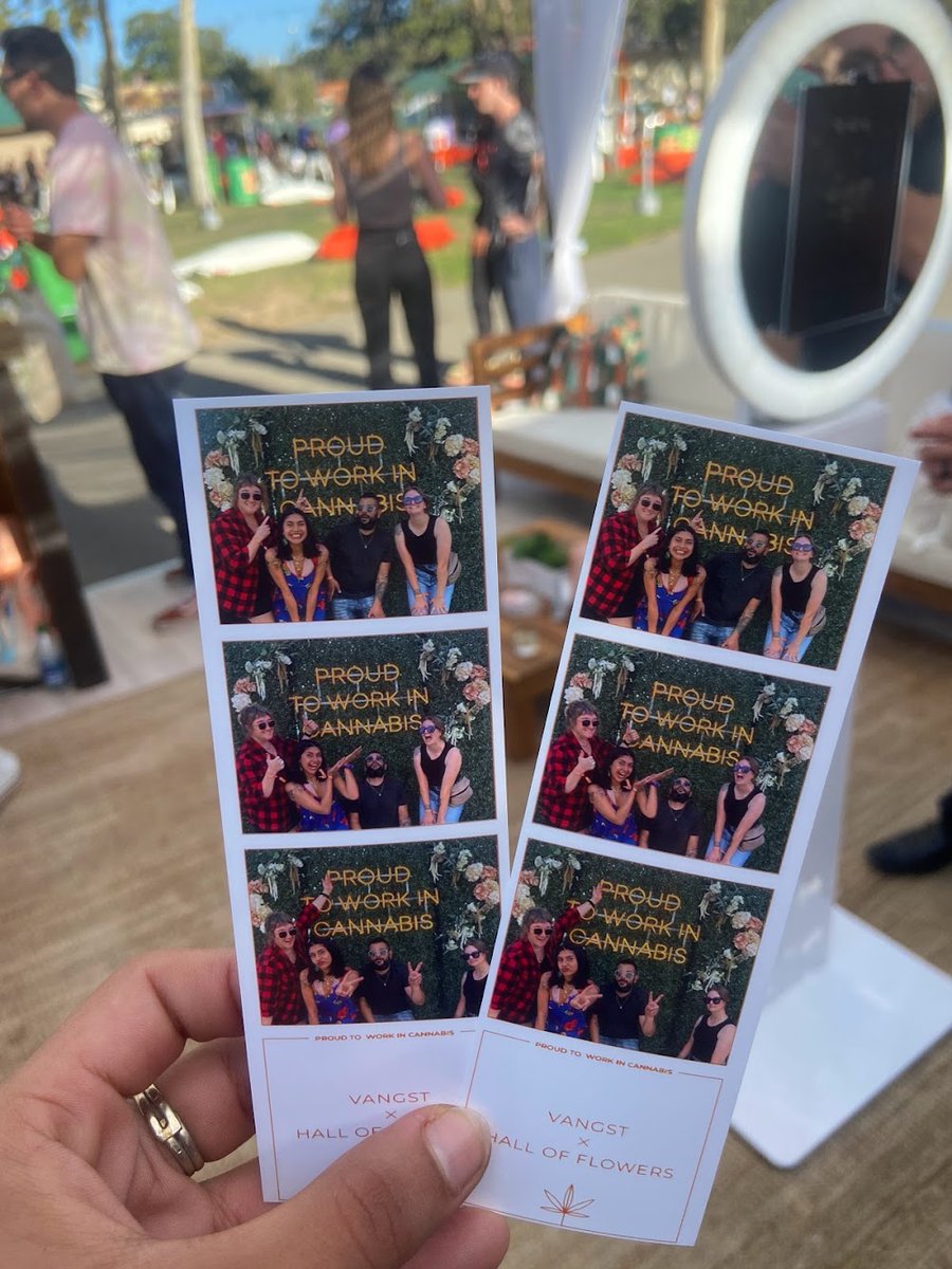 Treehouse_SC's tweet image. Who else was at #hallofflowers ? Let us know!  We met so many friends and talked all things #cannabiscreatingcommunity #proudtoworkincannabis
...
¿Quién más estuvo en #hallofflowers? Estuvo super padre :) Conocimos a tantos amigos y hablamos de #cannabiscreandocomunidad #HoF2022