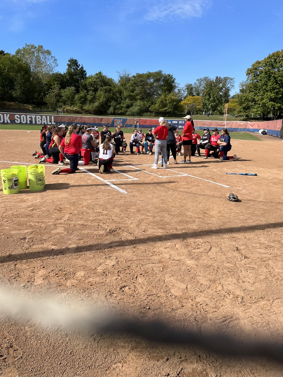 What a great turnout for <a href="/StonyBrookSB/">Stony Brook Softball</a> <a href="/homerunsbbb/">Homerun Softball</a> 15th annual Columbus Day Clinic. Perfect weather on Long Island today for Softball!!