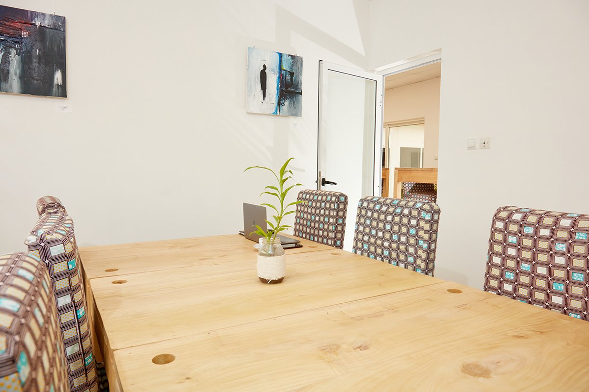 areoliscoworkin's tweet photo. À AREOLIS COWORKING vous offre du café ou du thé local gratuitement à partir de 6h de temps. 
Vous pouvez toujours réserver votre bureau. 

WhatsApp et Appel : 0022991392424

#espacecoworking #hôteldentreprise #aréolis #BrandingAfrica #ConsommonsBenin https://t.co/pfcsEorbb1