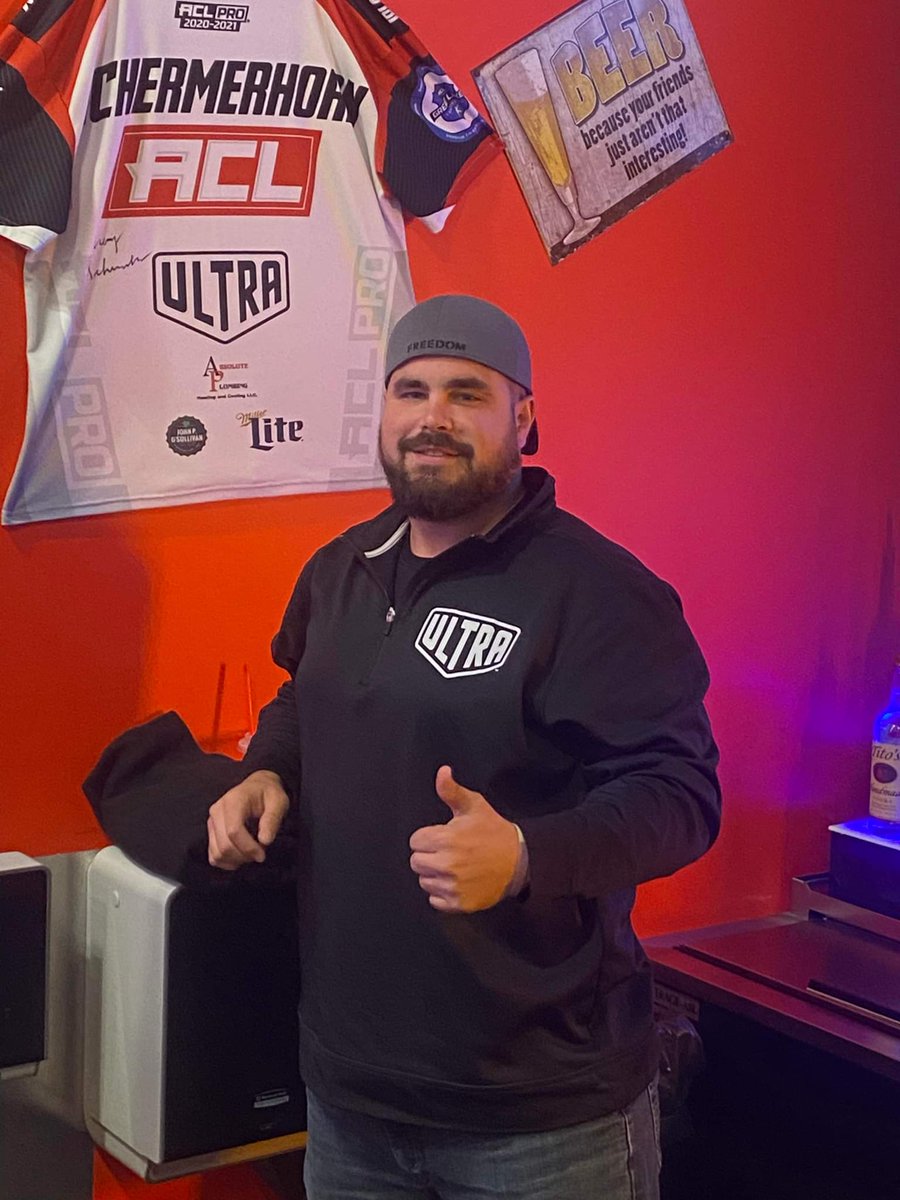 ACLProJScherm's tweet image. Friday I ventured up to Saginaw, MI to check out the new @DickSez where my Uncle manages. Awhile back, he asked for a jersey after we won the USA Cornhole Doubles championship. Was pretty cool to see my pro jersey hanging in a restaurant!

@UltraCornhole @iplaycornhole