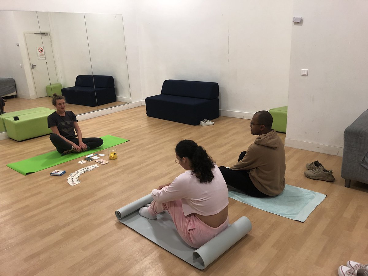RevesJeunes's tweet photo. Une nouvelle permanence santé ce soir pour nous mais d’un genre nouveau puisque nous lançons nos séances de sophrologie de groupe à la @mieparis 😎👌🏿

Alors n’hésite pas à remplir le formulaire pour en profiter 👉🏿 https://t.co/YmtxfUPgdK https://t.co/jQNSfvH4sL