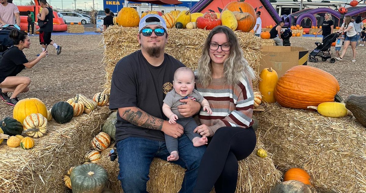 CawsGamingg's tweet photo. Love our little family. 💙 Pumpkin patch 2022 was a success. https://t.co/rNo4TrSzW2