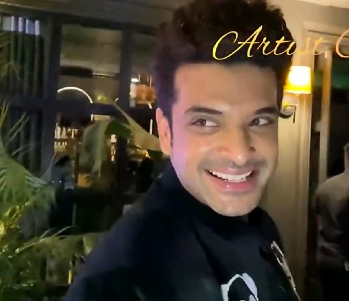 Riyuuu_20's tweet photo. MERA CUTE BDAY BOY 🤍

HAPPY BDAY KARAN KUNDRRA 
#KaranKundrra #TheKingKKundrraDay #TejRan https://t.co/VbhzyWQN0s