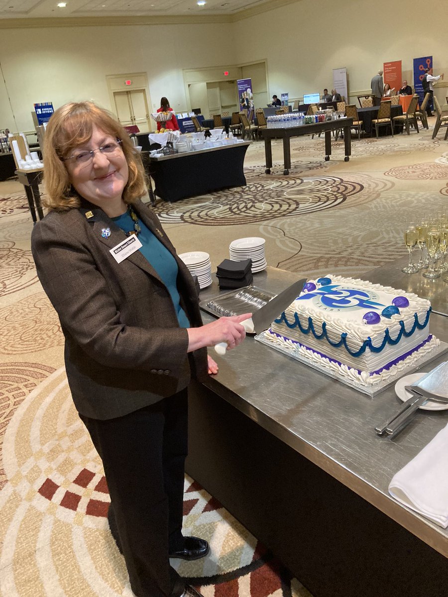 BizIntSmartChts's tweet photo. Thanks for sharing our 25th anniversary cake and champagne at the PHT meeting! https://t.co/vzA1GhRLlL