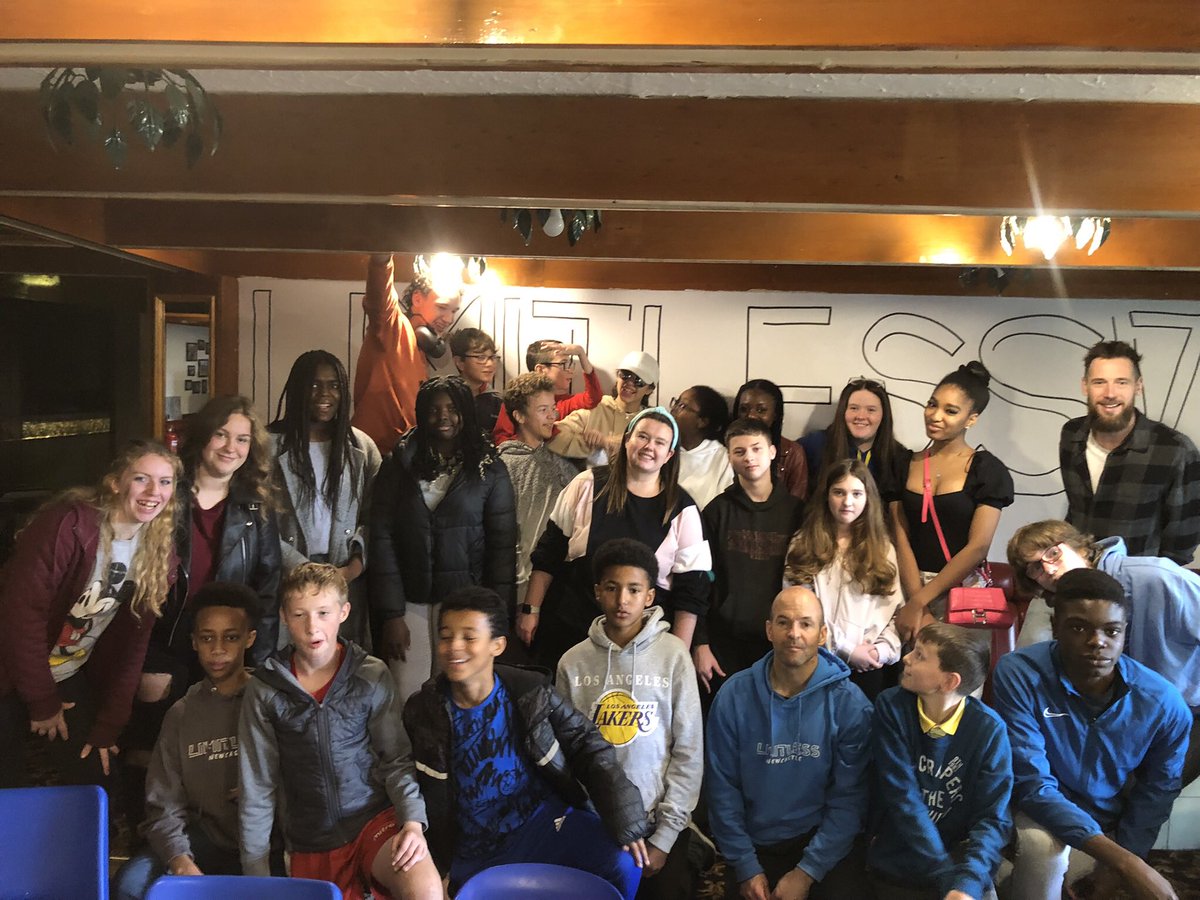 RevTimAlford's tweet photo. What a treat to share some pizza with the young people of Limitless Newcastle.
Love how Leanne and Neil are leading the community so well! ๐๐
#LimitlessFam #YWchat https://t.co/Vsww03AYxY