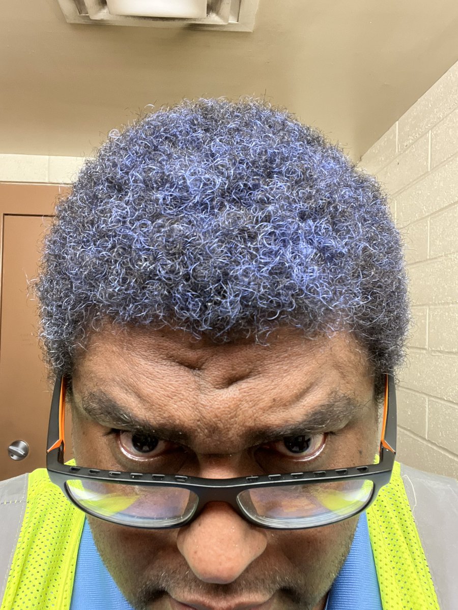 dunta69's tweet image. Did my grays blue lol