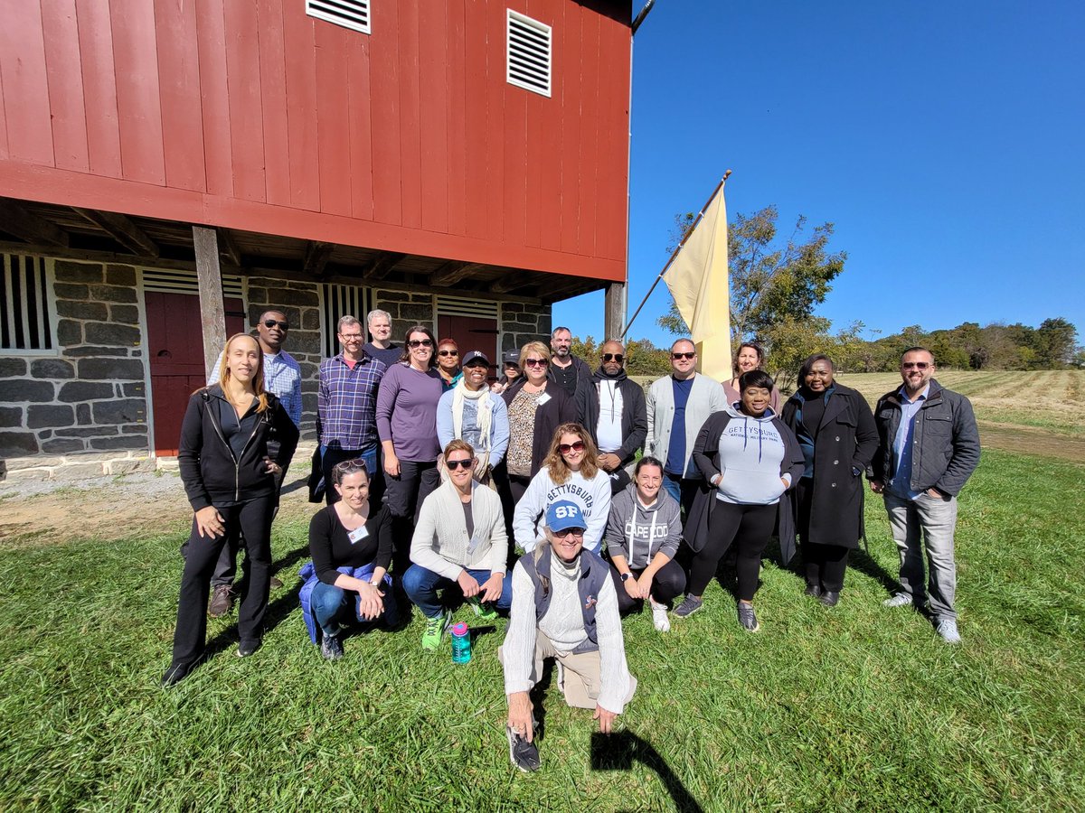 94QDavidDPorter's tweet photo. @TheCahnFellows, NY team standing strong #leadership #teamwork #Gettysburg2022 #CahnFellows2022 #tenacious20 https://t.co/cBxRFClchI