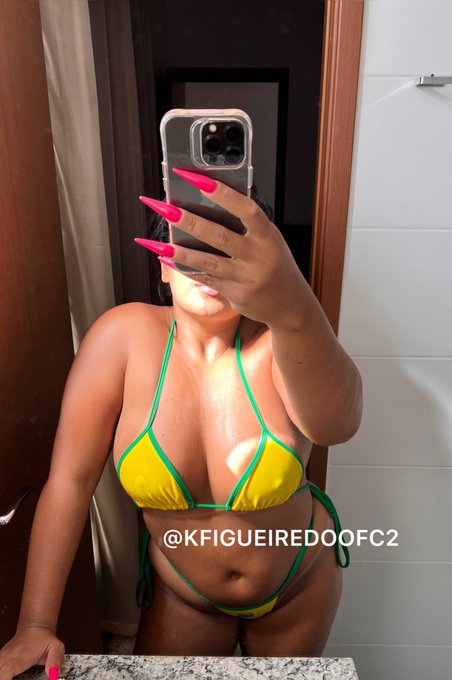 Bora Brasil 🤭 look de assistir os jogos j&aacute; providenciado 🔥🔥 https://t.co/aoswi9IdD5