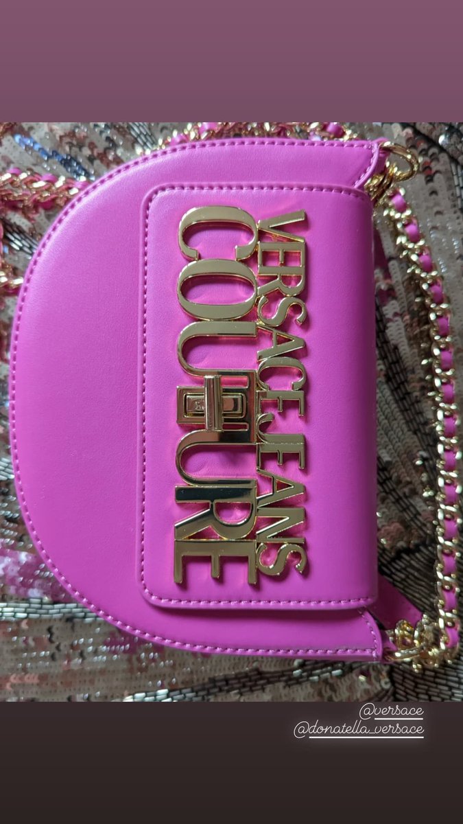 MICHAELVAme's tweet photo. @Versace and #numero21
simply made my day 💜🪩! #versace #donatellaversace #allessandrodellacqua #dress #bag https://t.co/mJw5H1Uert