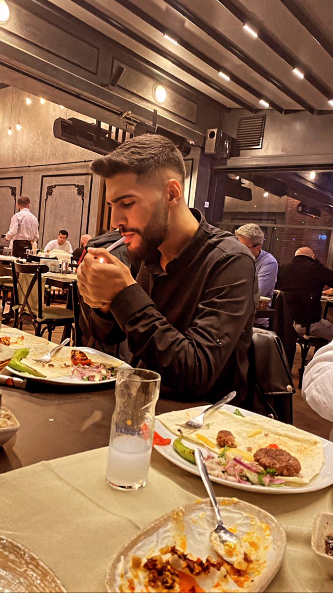 O masadan en son ben kalktım.