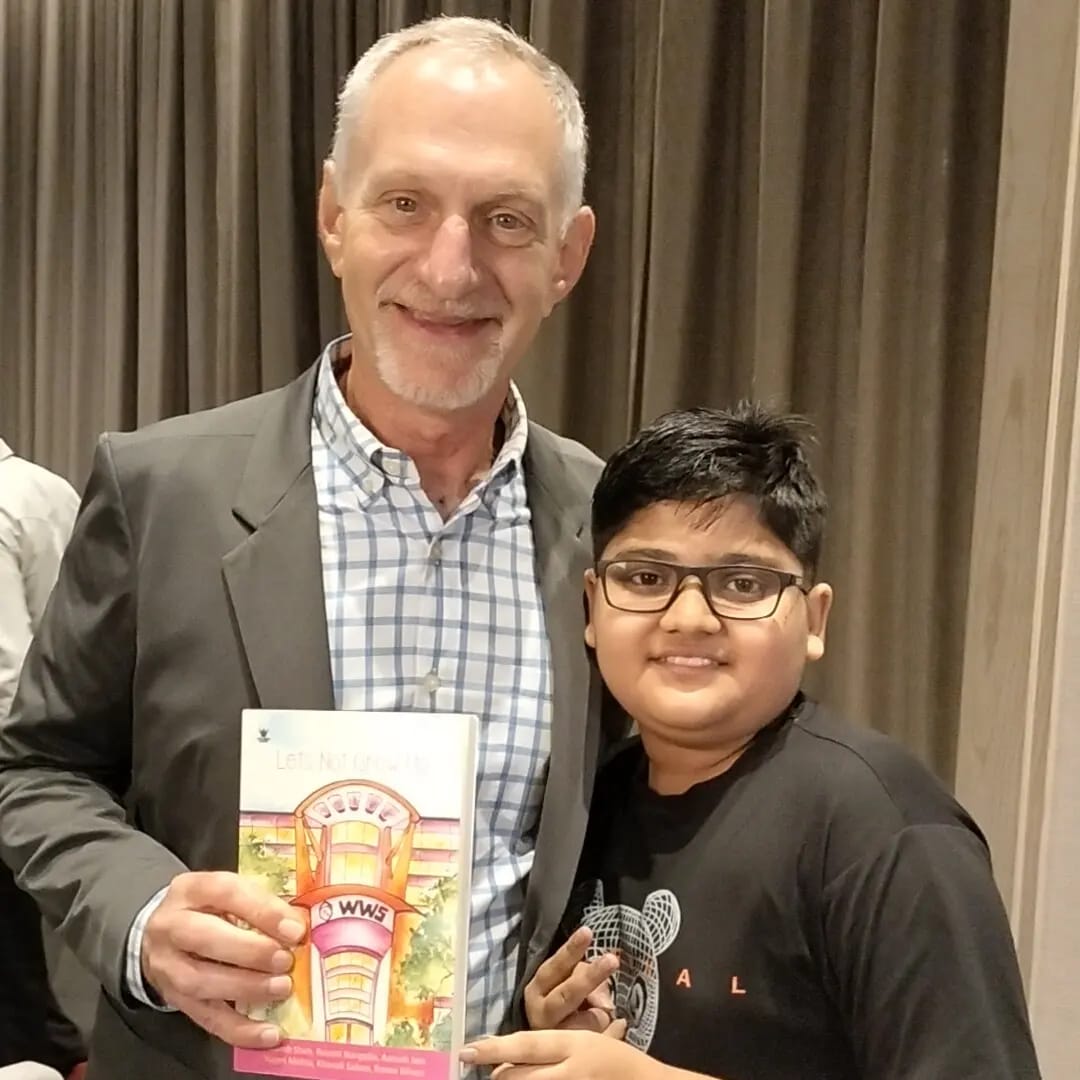 Hitansh05047022's tweet photo. I am really very grateful to get this opportunity to meet up with such great personalities. I wholeheartedly thank everyone who has made this possible💛 @robertwaldinger
@BSKoshyari @iGopalShetty @suchitrapillai

#Thanksgiving2022 https://t.co/S68fGS3BRx